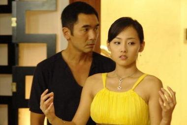 娱乐吃瓜酱当代情侣出门,解锁当代甜蜜“吃瓜”时光  第3张